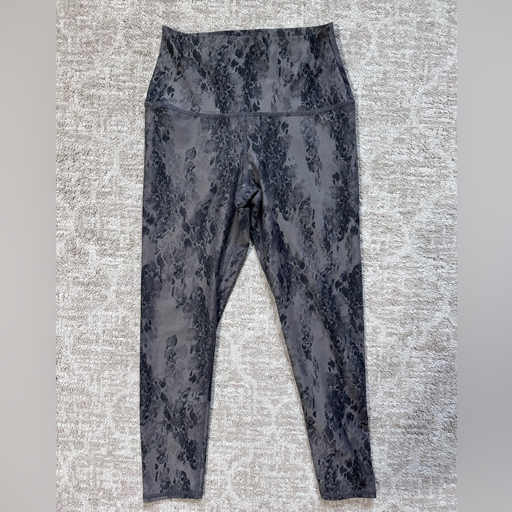 Evolution and Creation Gray Patterned Leggings M